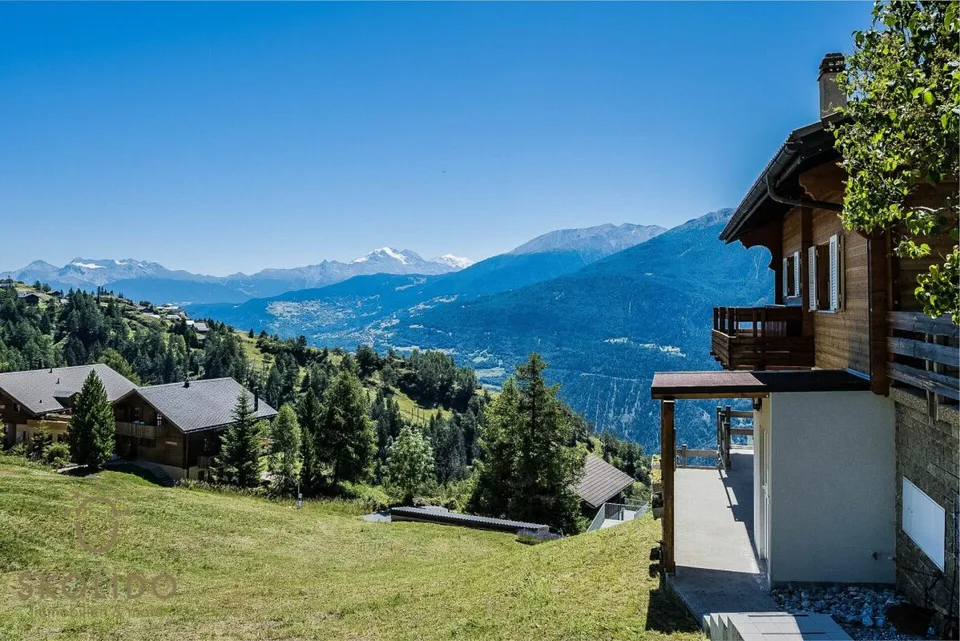 Gepflegtes und modernisiertes Chalet mit Einliegerwohnung und Traumausblick – Foto 29 von 30