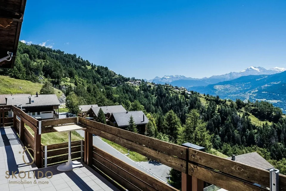 Gepflegtes und modernisiertes Chalet mit Einliegerwohnung und Traumausblick – Foto 26 von 30