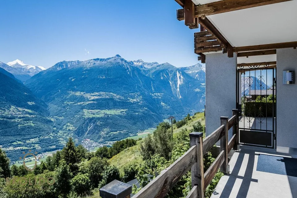 Gepflegtes und modernisiertes Chalet mit Einliegerwohnung und Traumausblick – Foto 27 von 30