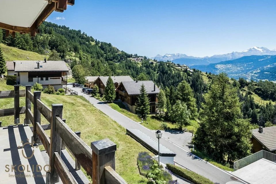 Gepflegtes und modernisiertes Chalet mit Einliegerwohnung und Traumausblick – Foto 28 von 30