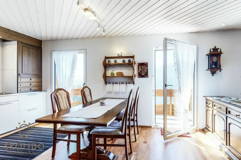 Gepflegtes und modernisiertes Chalet mit Einliegerwohnung und Traumausblick