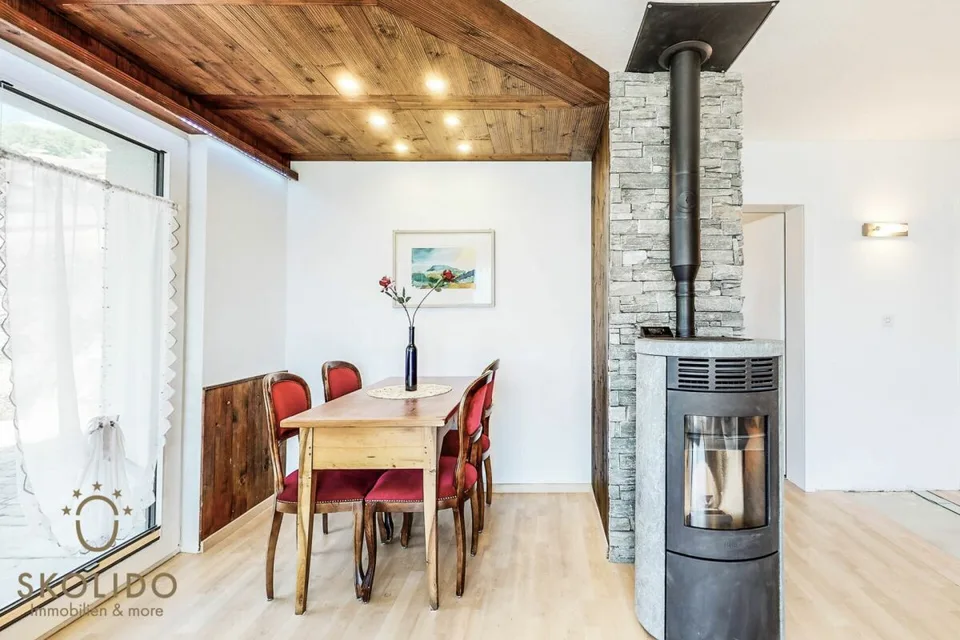 Gepflegtes und modernisiertes Chalet mit Einliegerwohnung und Traumausblick – Foto 10 von 30