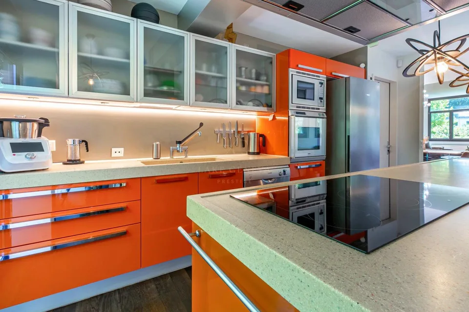 Großzügiges Loft, seltene städtische Oase zur Verkauf