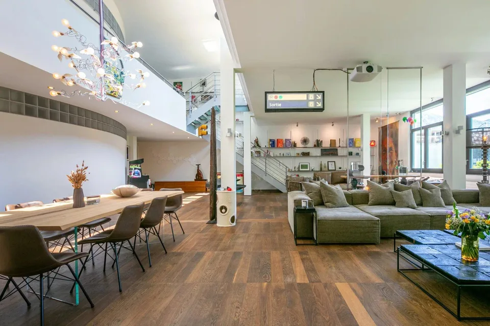 Loft grandiose, Oasis urbaine rare à la vente