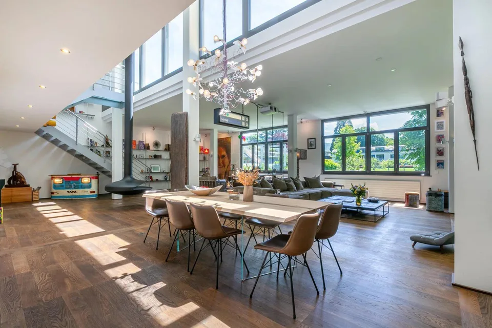 Großzügiges Loft, seltene städtische Oase zur Verkauf
