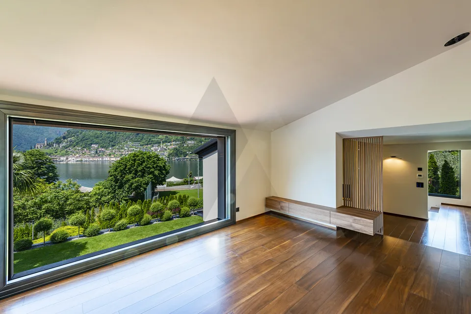 LUSSUOSA VILLA VISTA LAGO CON DARSENA PRIVATA – Foto 9 von 13