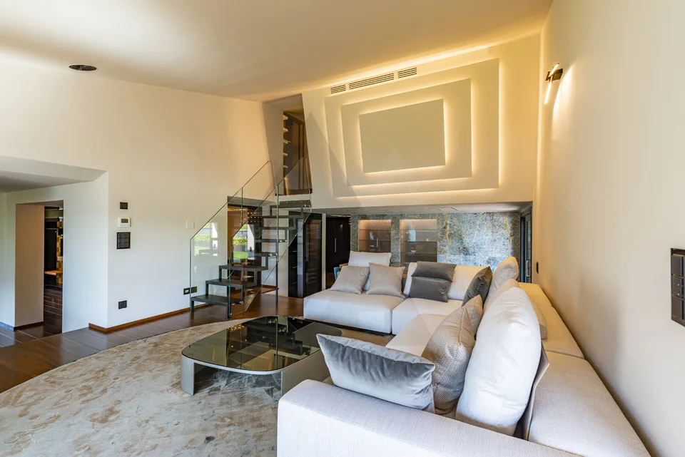 LUSSUOSA VILLA VISTA LAGO CON DARSENA PRIVATA – Foto 7 von 13