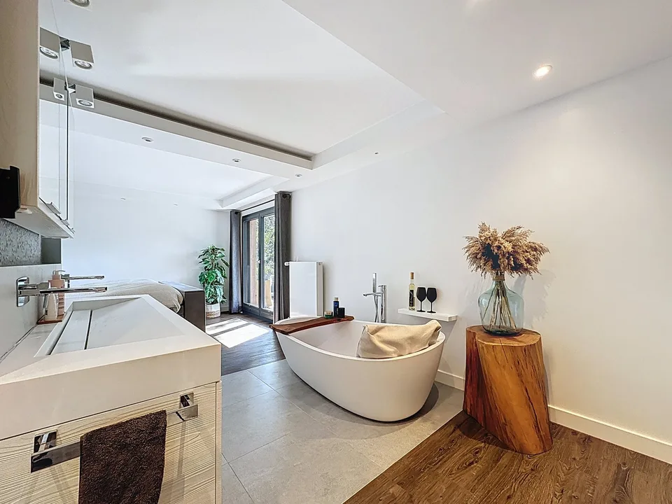 Chalet mit 5,5 Zimmern und Panoramablick sowie absoluter Ruhe – Foto 25 von 27
