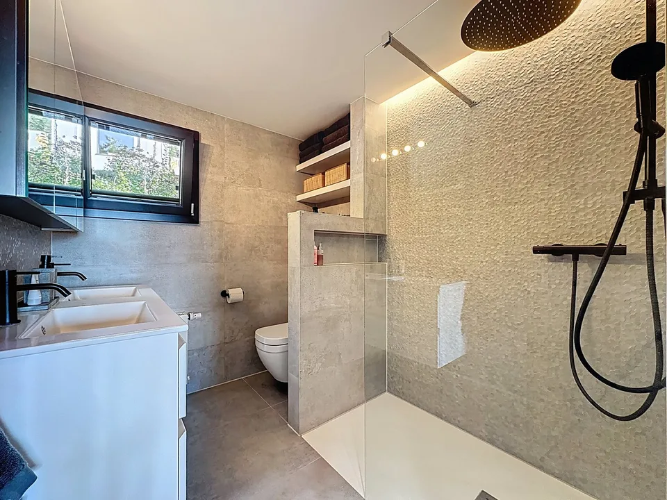 Chalet mit 5,5 Zimmern und Panoramablick sowie absoluter Ruhe – Foto 21 von 27