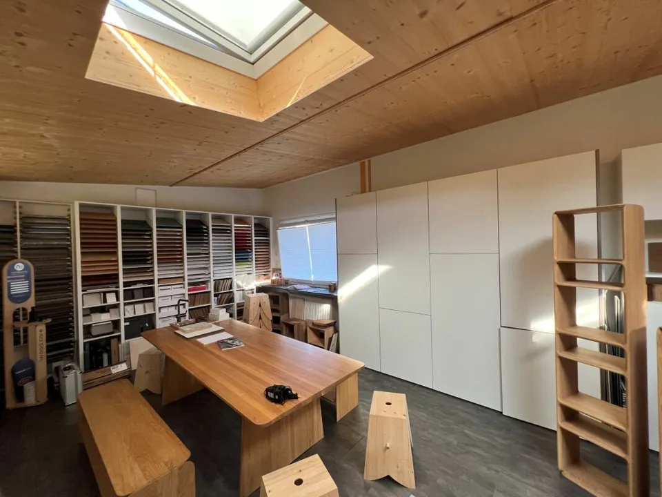 Saint-Blaise - Grande officina con uffici e showroom annessi a una casa di 2 unità abitative – foto 9 di 18