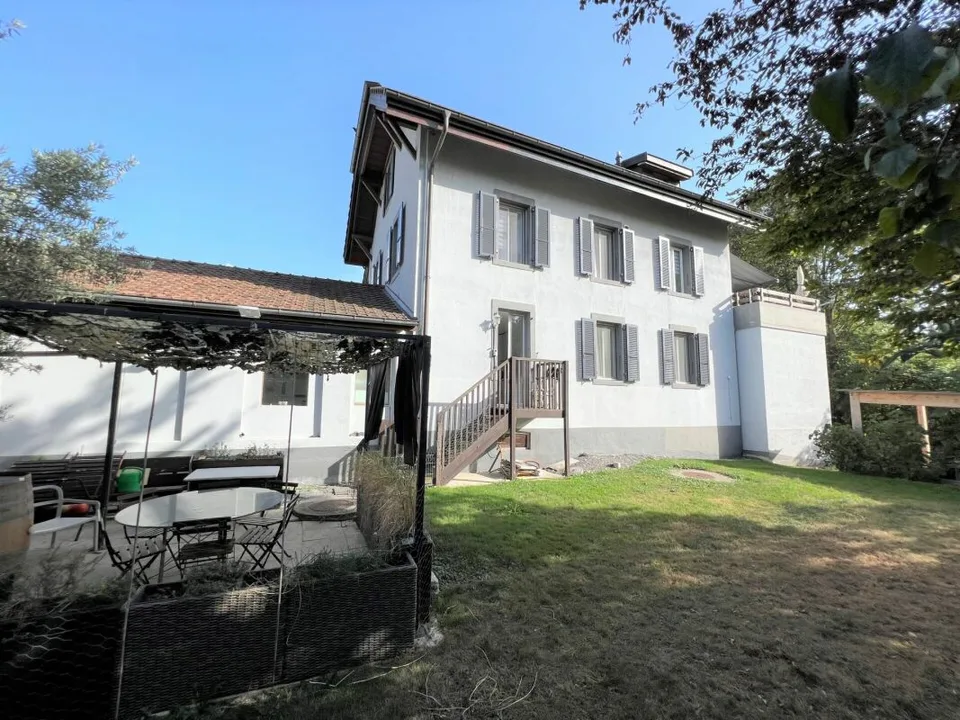 Saint-Blaise - Grand atelier avec bureaux et showroom attenant à une maison de 2 logements