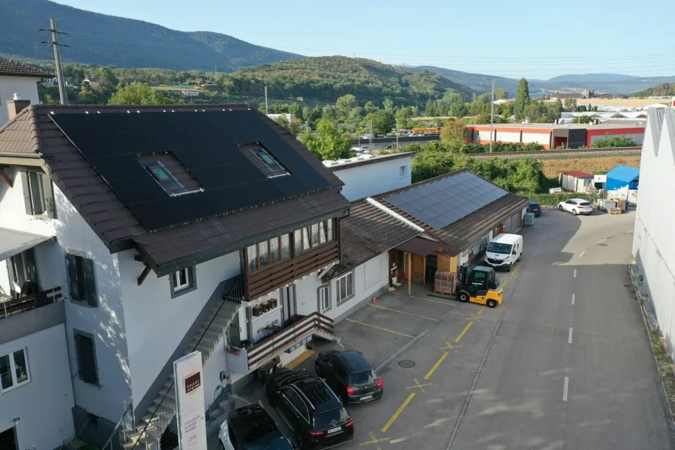 Saint-Blaise - Grande officina con uffici e showroom annessi a una casa di 2 unità abitative – foto 17 di 18