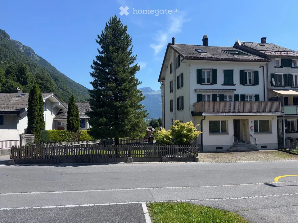 Grosszügiges 10.5-Zimmer-Haus mit Gewerberaum in Luchsingen