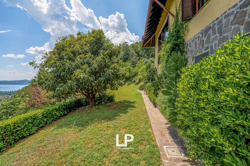 Villa Lesa