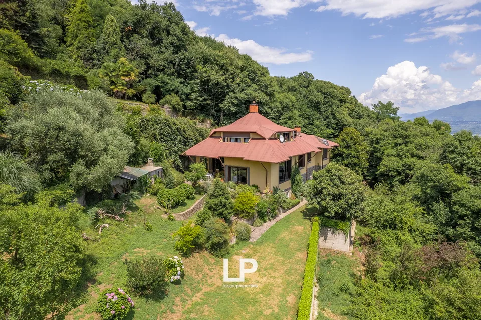 Villa Lesa