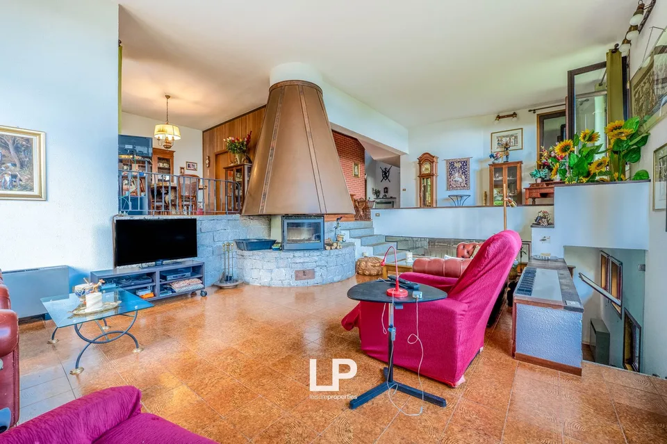Villa Lesa – Foto 18 von 30