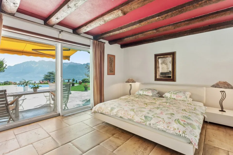 Stunning estate with spectacular views – photo 12 of 13