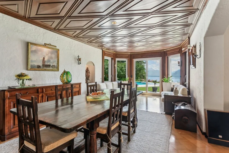 Stunning estate with spectacular views – photo 8 of 13
