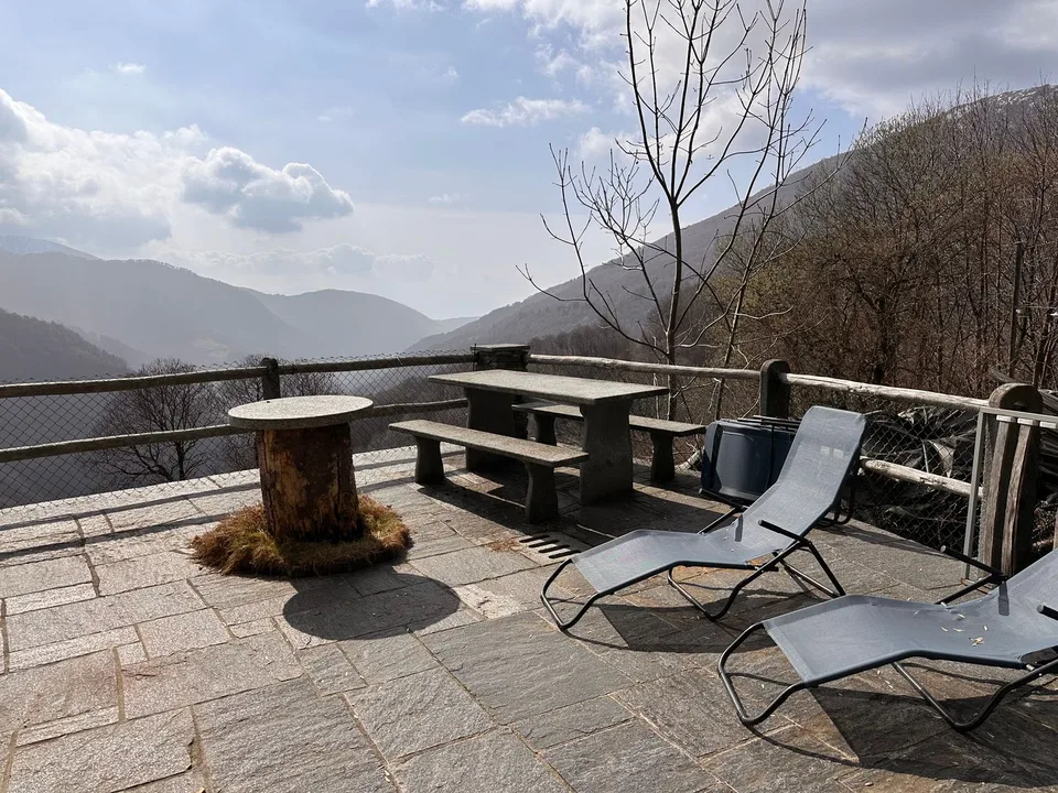 Charmantes Rustico mit Panoramaterrasse und ausbaubarer Stallung – Indemini – Foto 8 von 10