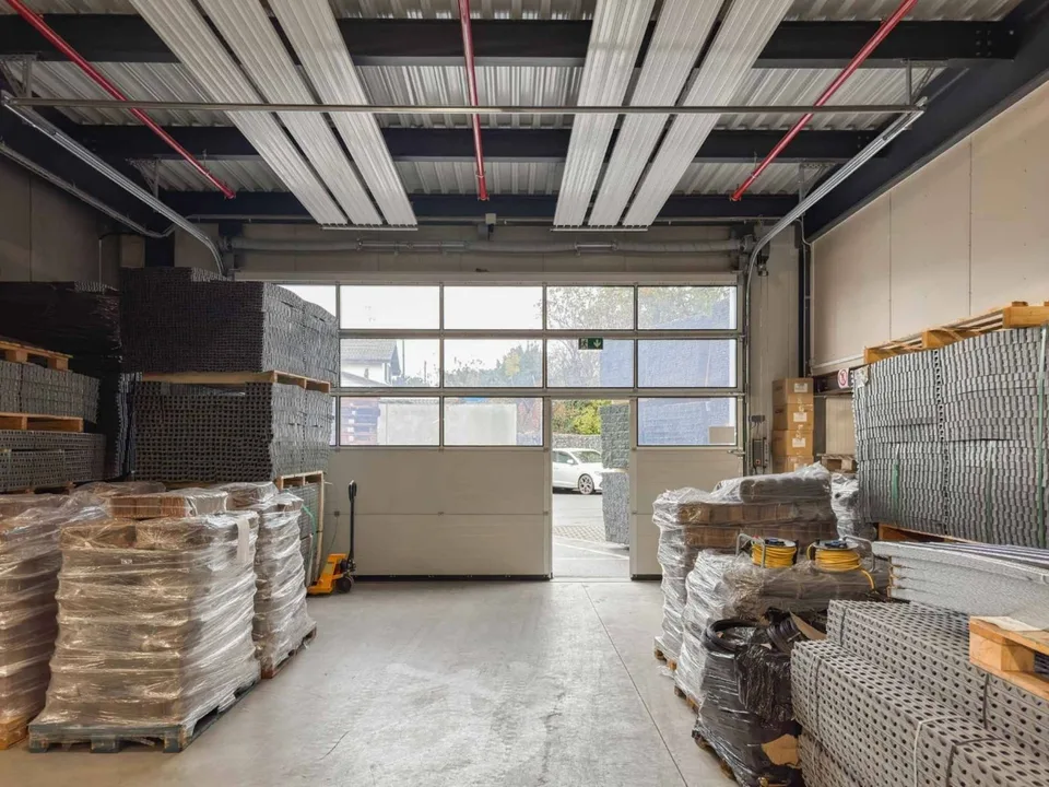 Magnificent artisanal area of 505m2 on one level