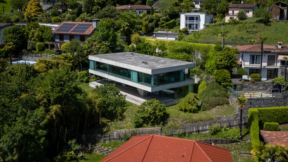 Casa Ai Pozzi | Iconica villa di design con splendida vista sul lago