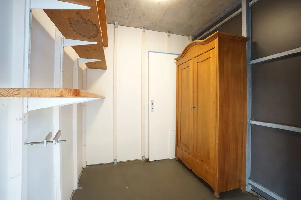 Grosszügige 4.5-Zimmerwohnung: grüne Oase am Dorfbach, mitten im Zentrum – Foto 25 von 26
