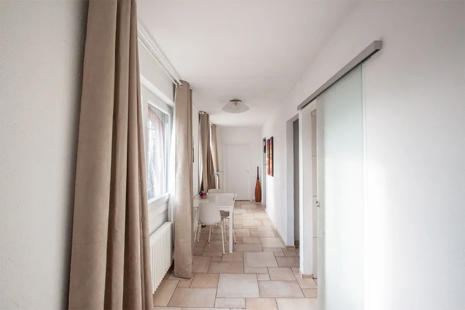 Herrliche Villa aufgeteilt in drei unabhängige Wohnungen – Foto 16 von 19