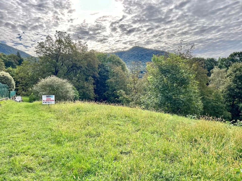 Schönes Bauland in sonniger und ruhiger Lage ausgerichtet