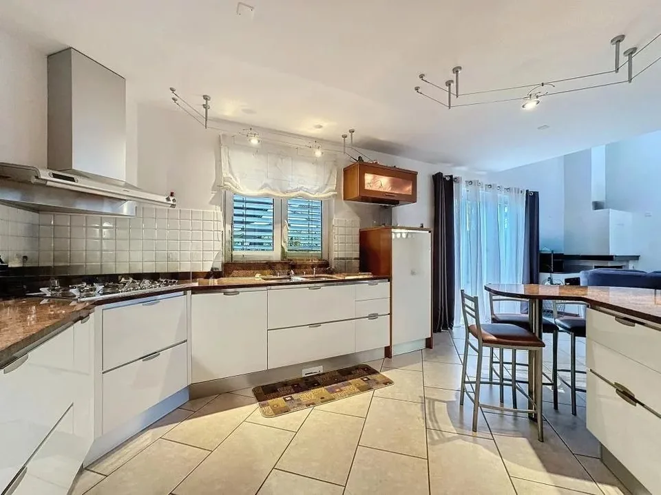 Individual villa, impeccable condition!