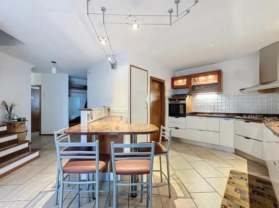 Individual villa, impeccable condition!