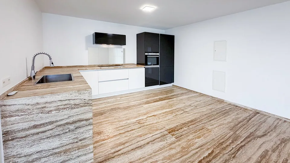 Elegante appartamento di 3.5 locali con vista panoramica a Brissago