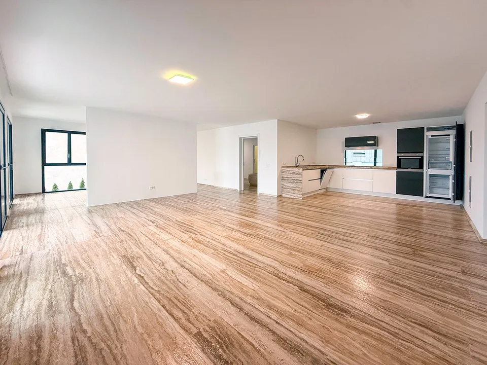 Elegante appartamento di 3.5 locali con vista panoramica a Brissago