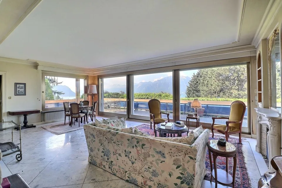 BELLE PROPRIETE DE 12 PIECES AVEC UNE PISCINE ET UNE VUE PANORAMIQUE GRANDIOSE