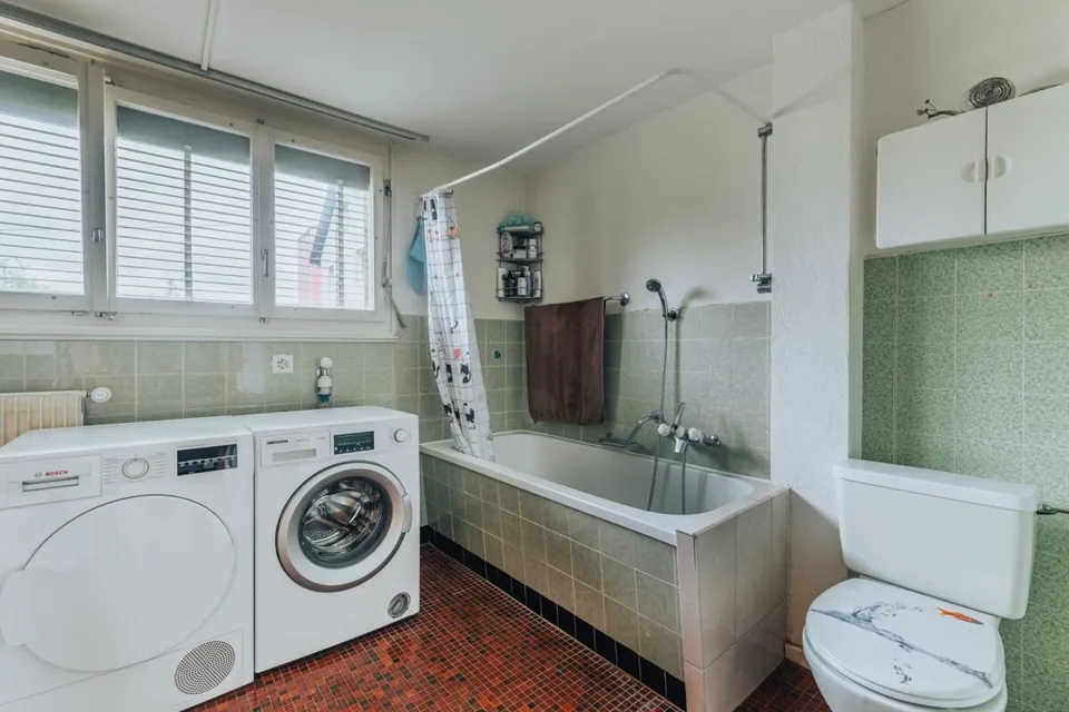 Casa bifamiliare alla stazione di Kleindietwil - Molto potenziale a un prezzo accessibile
