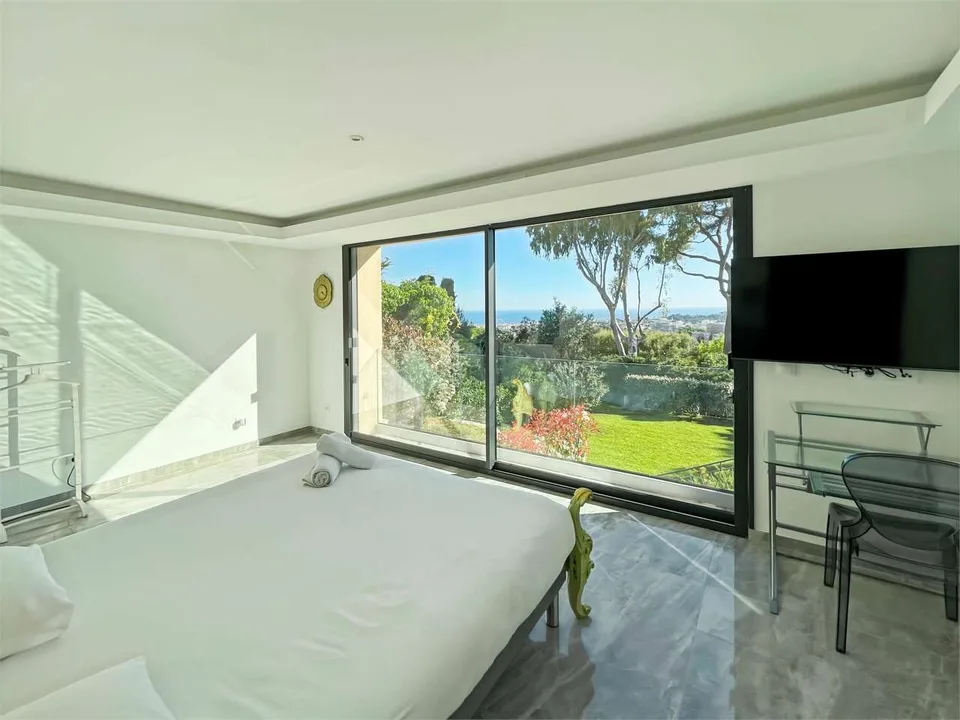 Villa contemporanea vista mare – foto 10 di 13