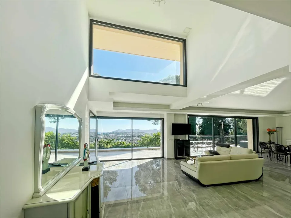 Villa contemporanea vista mare
