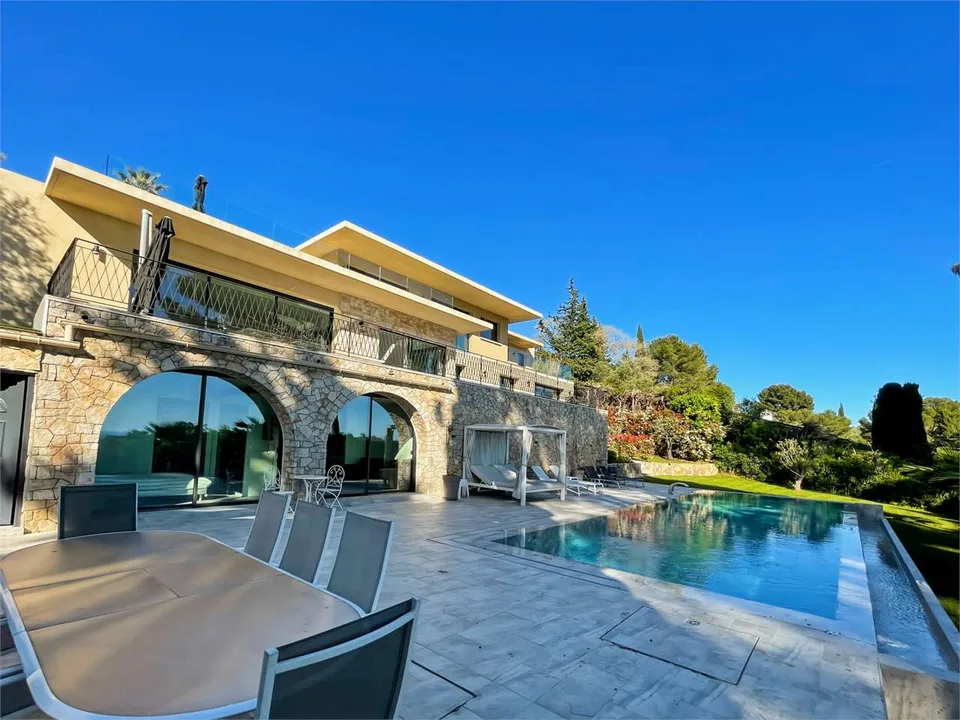 Villa contemporanea vista mare