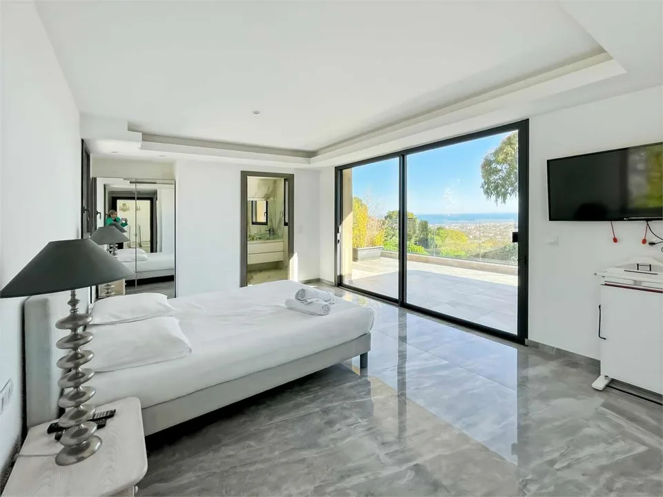 Villa contemporanea vista mare – foto 9 di 13