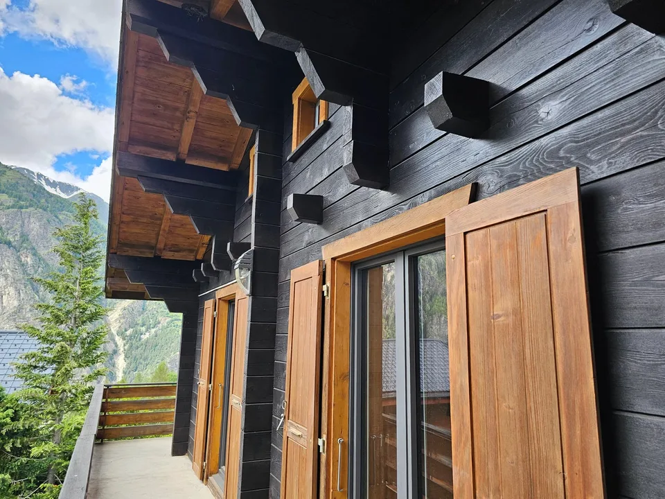 Chalet ensoleillé avec vue panoramique dans le Mattertal
