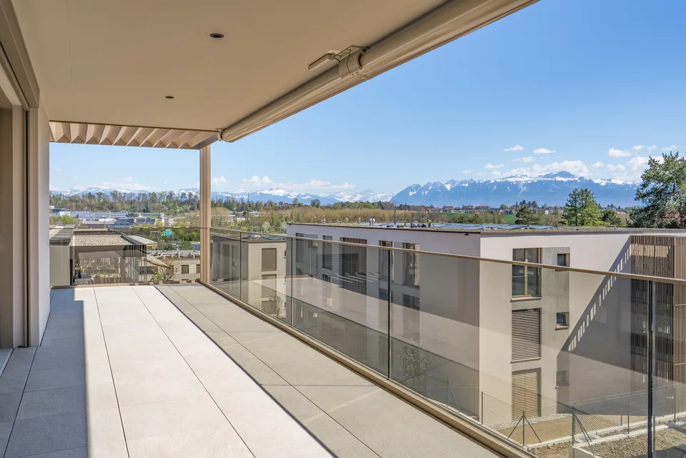 Splendide 4,5 pièces avec spacieux balcon au dernier étage