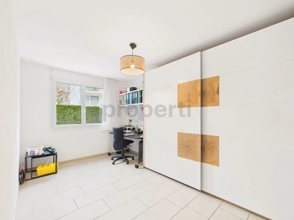 Modern 5.5-room apartment with 290m2 garden in Wetzikon – photo 8 of 13