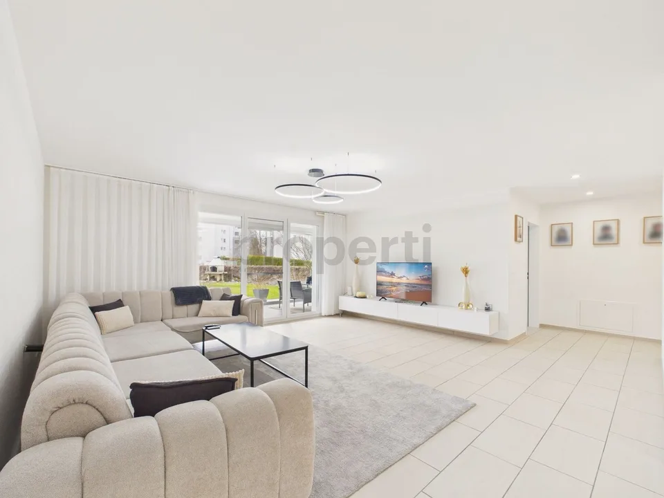 Moderne 5.5-Zimmer Wohnung mit 290m2 Garten in Wetzikon