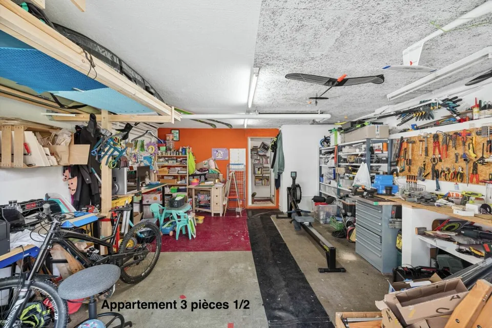 Große Farm von 820 m² mit 3 Wohnungen und 2 teilweise renovierten Scheunen, 8 km von Avenches und 25 km von Neuchâtel und Fribourg entfernt. – Foto 18 von 30