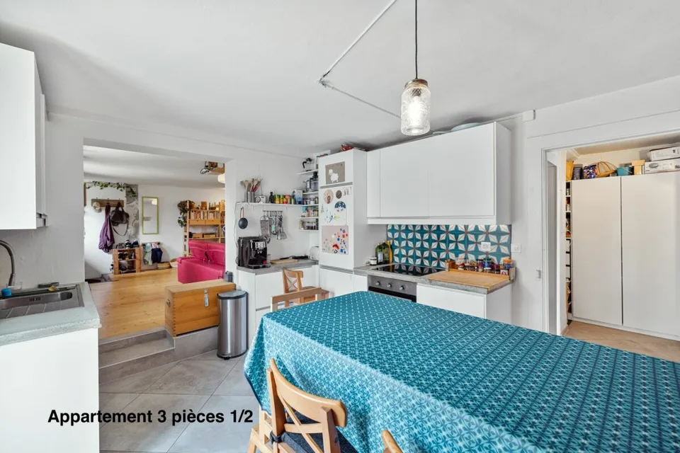 Große Farm von 820 m² mit 3 Wohnungen und 2 teilweise renovierten Scheunen, 8 km von Avenches und 25 km von Neuchâtel und Fribourg entfernt. – Foto 14 von 30