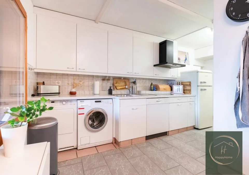 8.5 Zimmer Einfamilienhaus mit unverbaubarer Seesicht und Sanierungspotenzial – foto 15 di 20