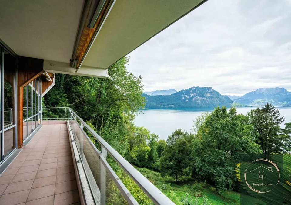 8.5 Zimmer Einfamilienhaus mit unverbaubarer Seesicht und Sanierungspotenzial