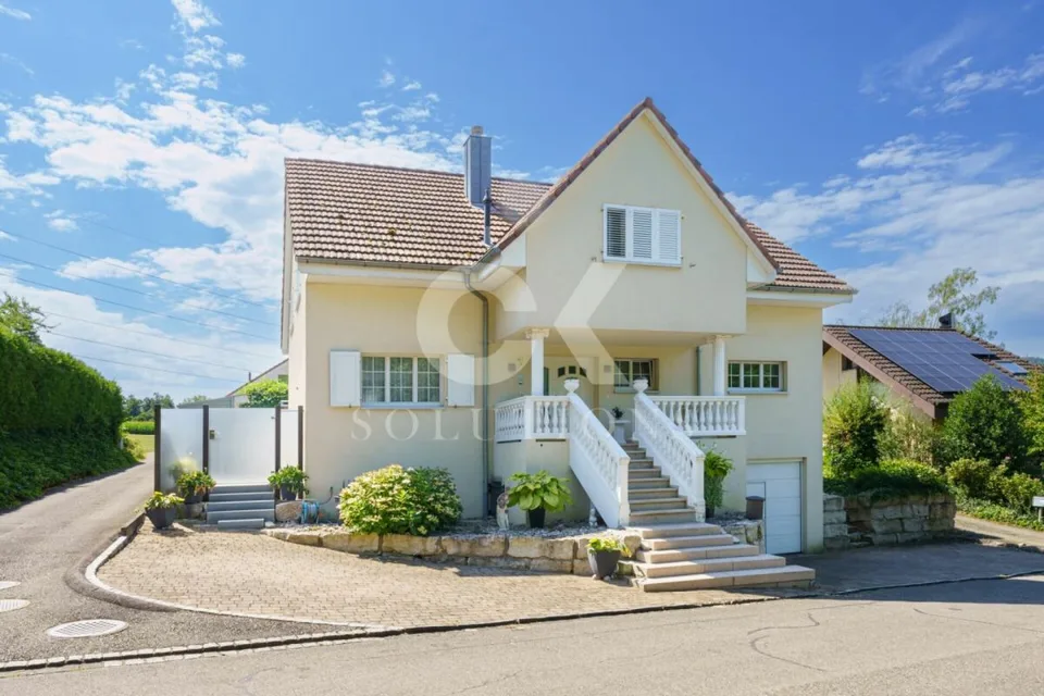 Villa de rêve exclusive avec vue panoramique - Vie luxueuse dans un emplacement idéal !