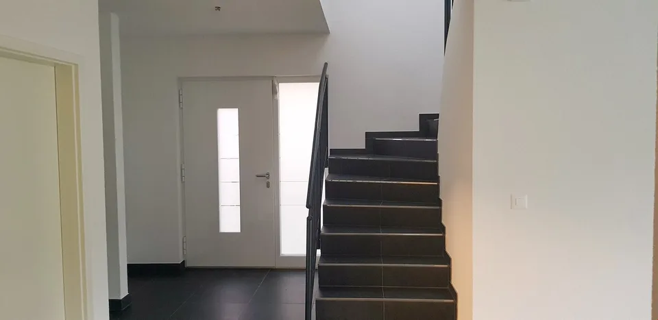 Villa moderne 6,5 pièces avec grand dépôt – Tramelan