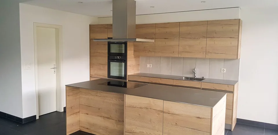 Villa moderne 6,5 pièces avec grand dépôt – Tramelan