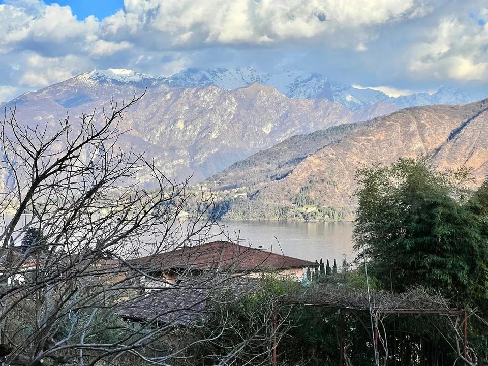 Schöne 3-Zimmer-Wohnung auf 2 Etagen mit Terrasse, Pool, Garage, Garten und Seeblick – Foto 13 von 13